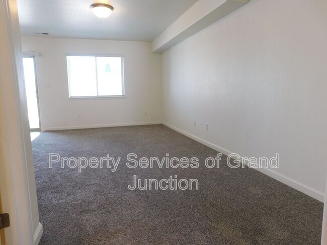 Photo - 654 Trinity Way Unit C