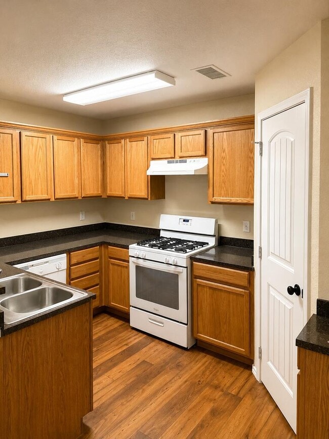 Photo - 907 Copus Ave