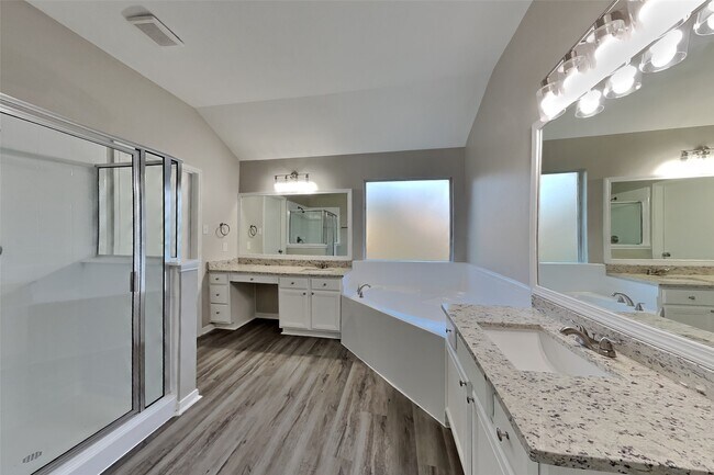 Photo - 18610 Willow Cove Dr