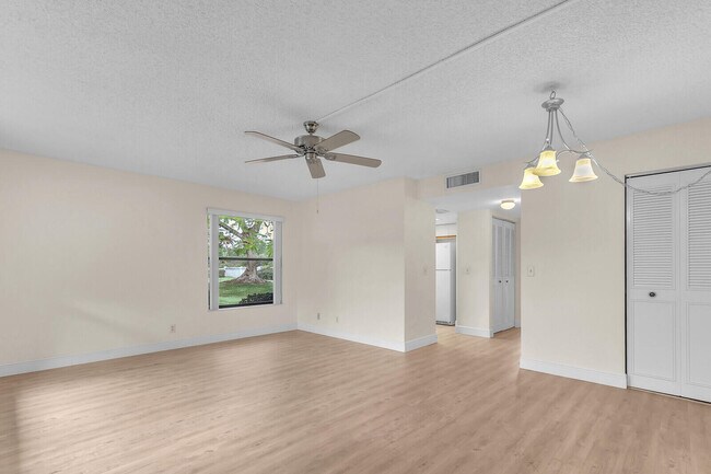 Photo - 91 SW South River Dr Unit 105