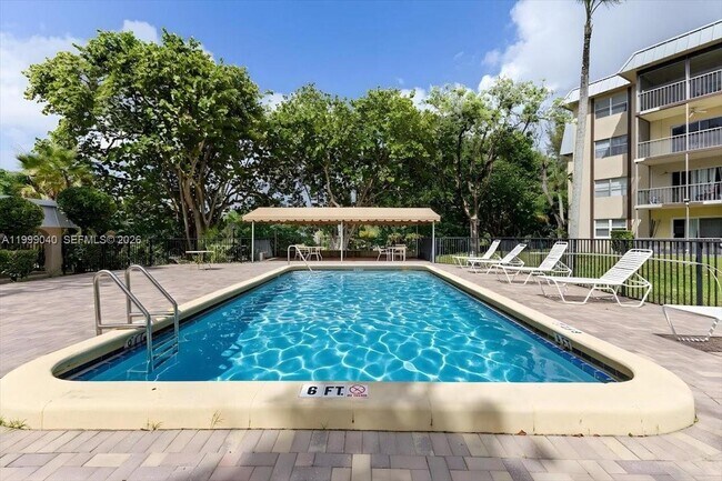 Photo - 6001 N Falls Cir Dr Unit 310