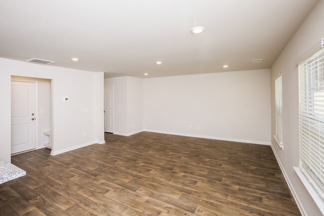 Photo - 130 Boat Clb Ln