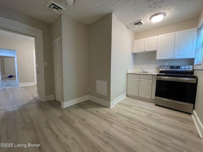 Photo - 1705 Hale Ave