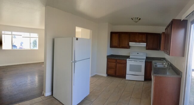 West Valley Four Bedroom Remodeled Split E... - West Valley Four Bedroom Remodeled Split E... House
