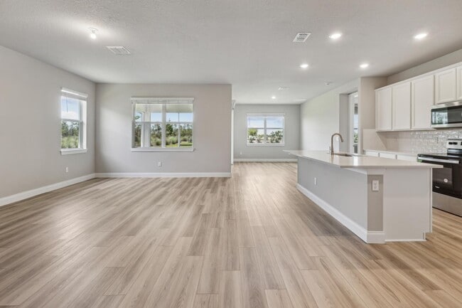 Photo - 6632 Cloverdale Ave