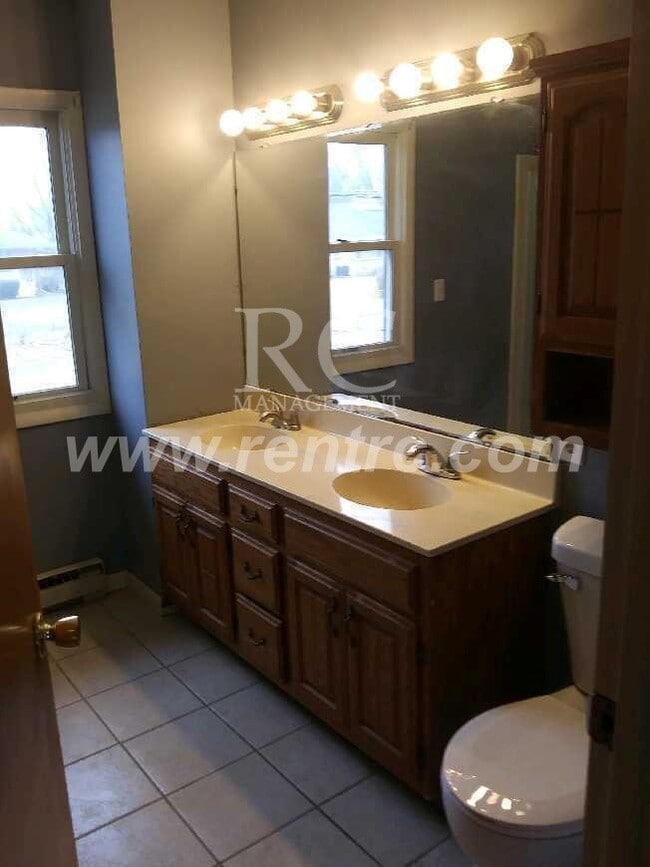 Photo - 905 Sprague-