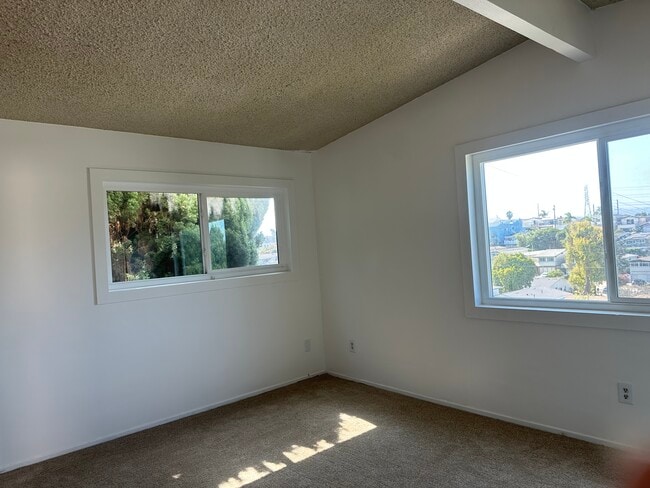 Photo - 1642 Carlson Ln