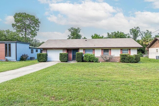 Photo - 223 E Fern Dr House