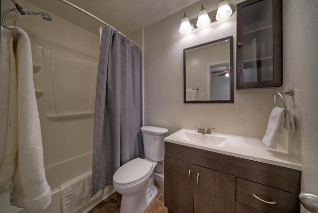 Photo - 1004 Hyridge St