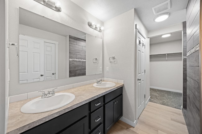 Photo - 15335 Stovall Ave