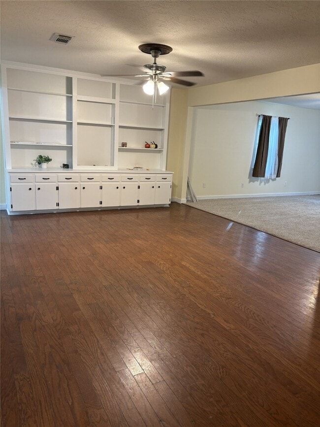 Photo - 115 N Shirley St