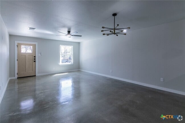 Building Photo - 214 N Sparks St Rental