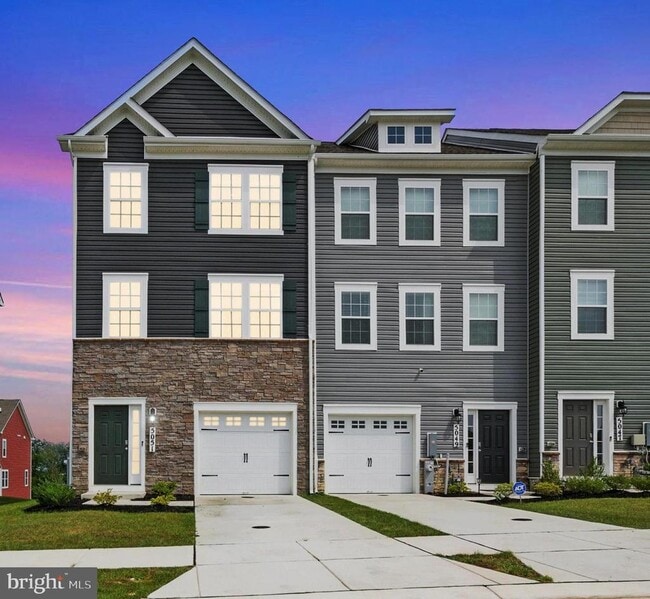 Building Photo - 5051 Silver Oak Dr Rental