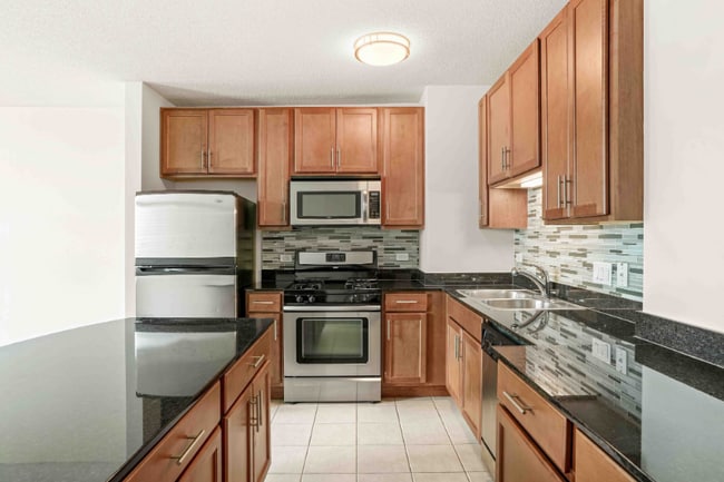 Building Photo - 544 W Kinzie St Rental
