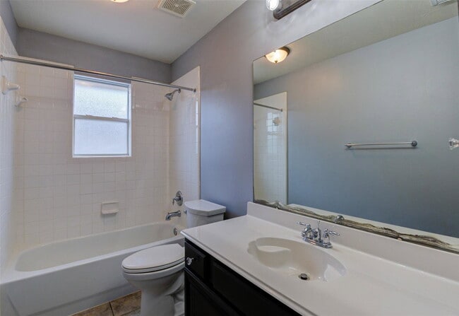 Kerr Lane, Pearland, TX 77584 - 5 BR 3 BA detached house