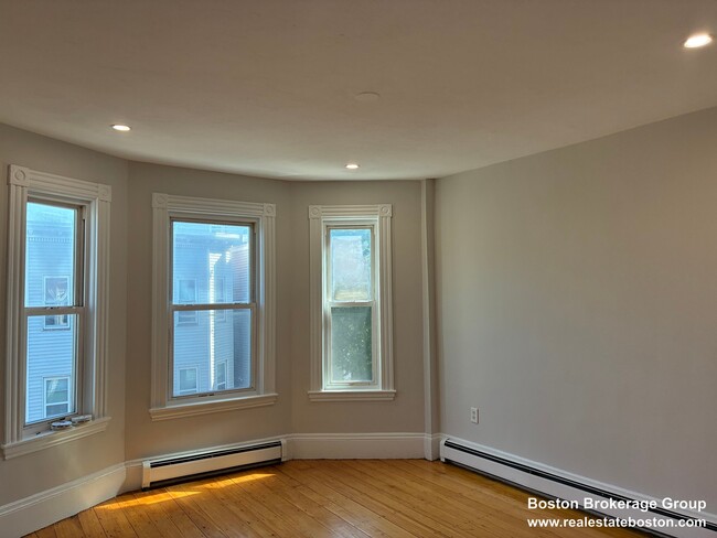 22 Howell St Unit 3
