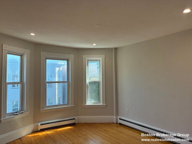 Photo - 22 Howell St Unit 3
