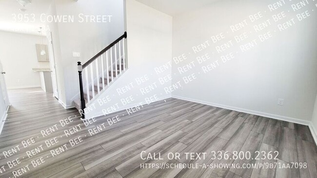 Photo - 3953 Cowen St