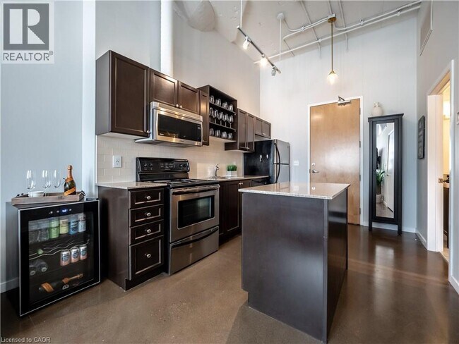 Photo - 410 King St W Unit 122