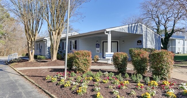River Breeze Apartments