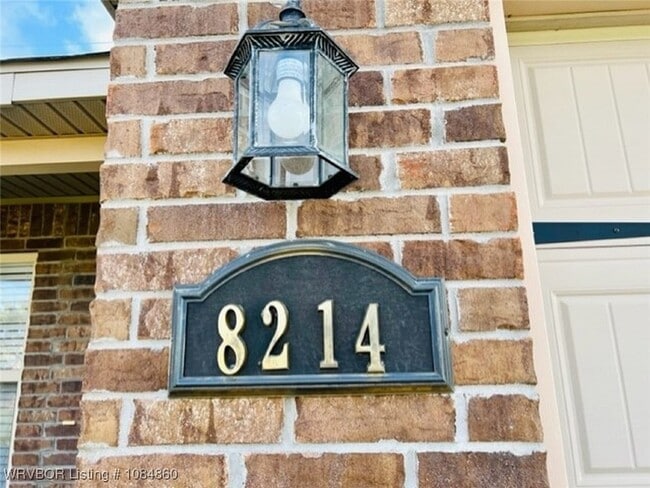 Photo - 8214 Huntington Way