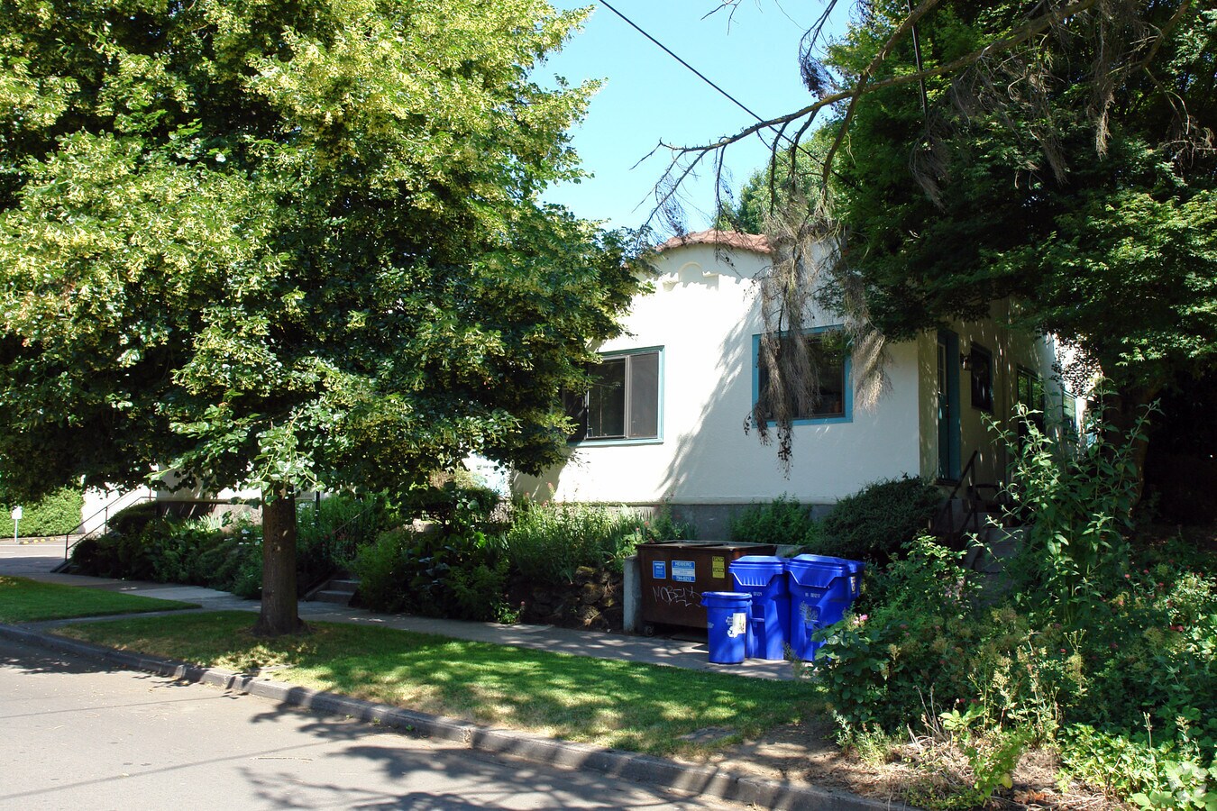 Photo - Pacific Court