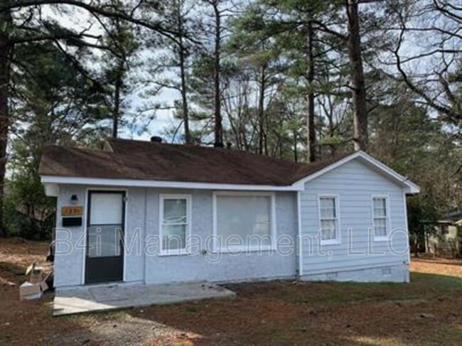 Building Photo - 1201 Lake Dr