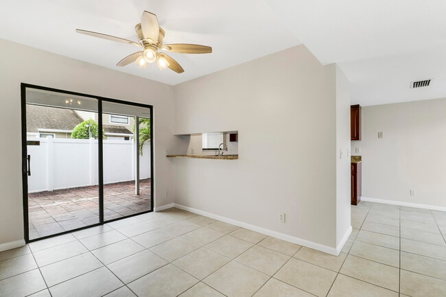Photo - 202 Lakewood Dr