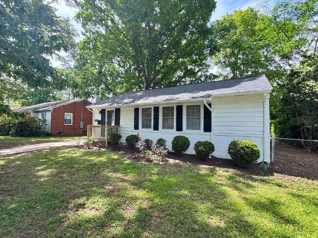Photo - Well Maintained Home Minutes from Downtown Raleigh!