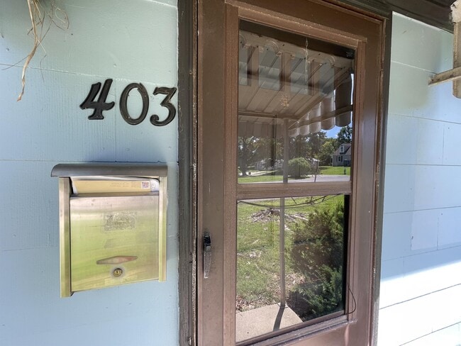 Photo - 403 N Roosevelt St