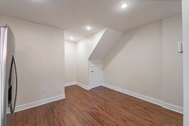 Photo - 2061 South St
