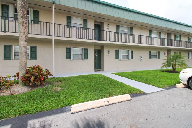 Photo - ** 55 AND PLUS QUIET COMMUNITY BY LELY ANN... Unit F9