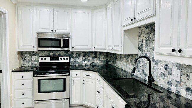 Photo - 532 NW Douglas St