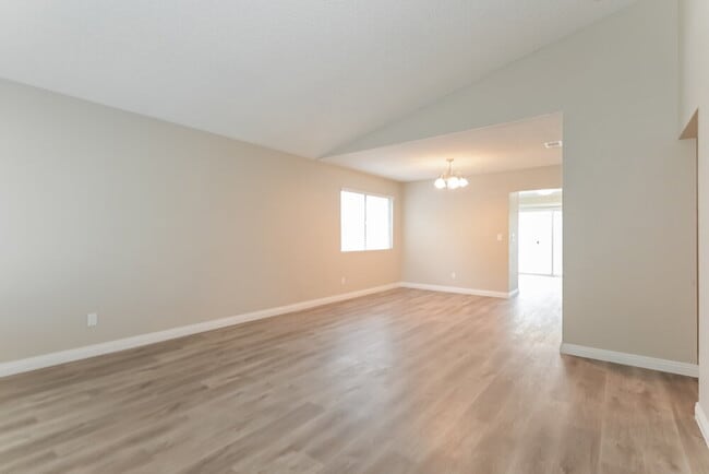 Photo - 2562 Machado Dr