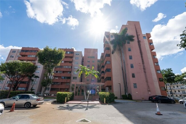 Building Photo - 5050 NW 7th St Unit 504