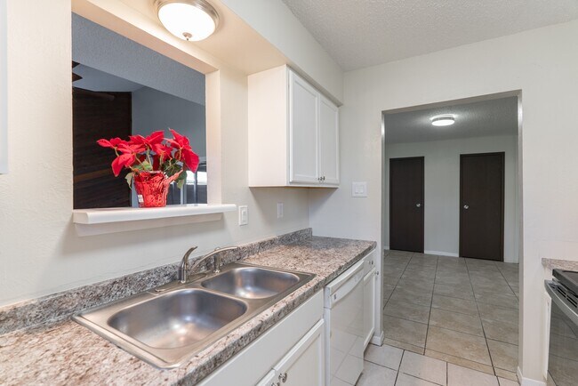 Building Photo - 2445 Briarwest Blvd