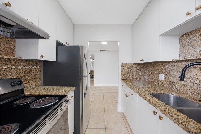 Photo - 5420 Hollywood Blvd Unit 208