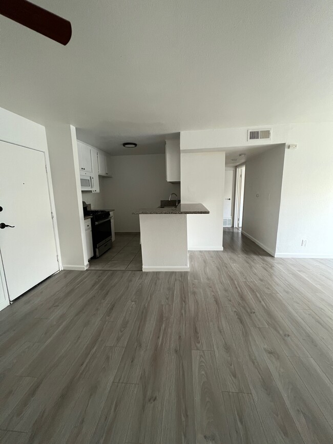 Photo - Regency Apartments