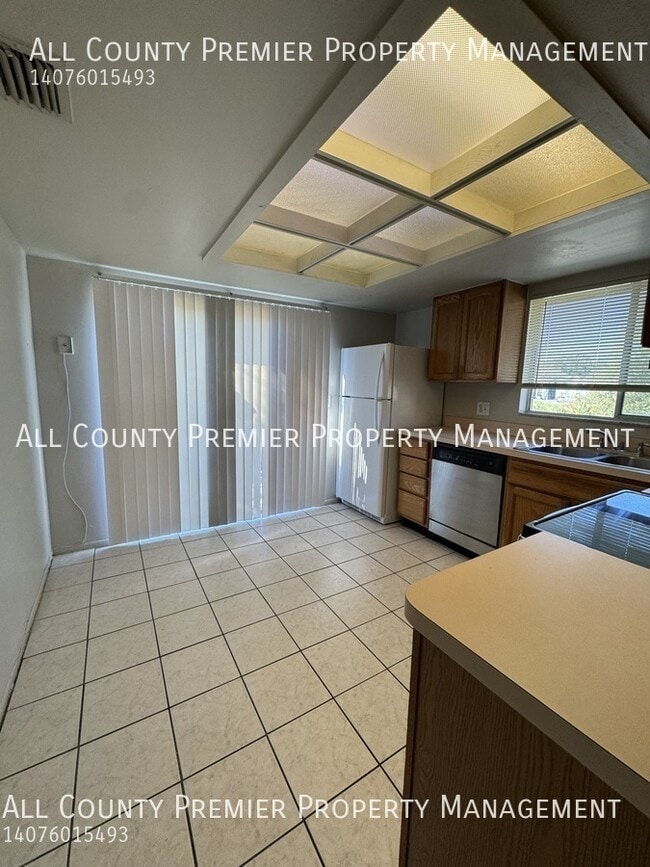 Photo - 2264 Greenview Cir