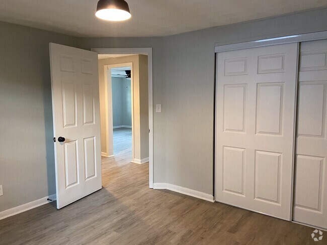 Building Photo - Peachtree St Unit 9422 Rental