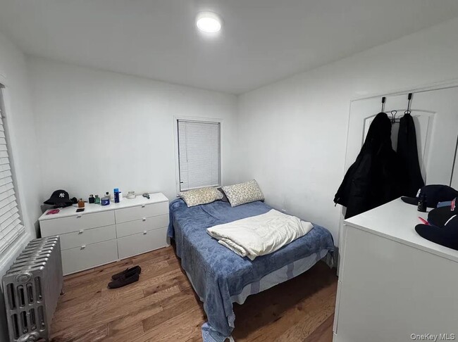 Photo - 112-29 200th St