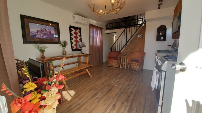 Photo - 960 W Schwartz Rd