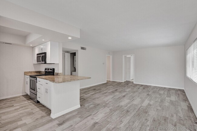 115 SW 1st Ave Unit 1