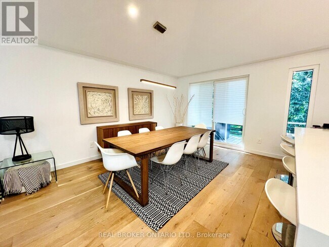 Photo - 51 Castlemere Crescent