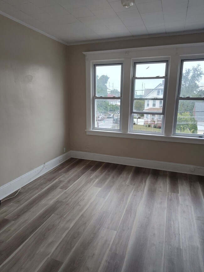 Photo - 376 Livingston Ave