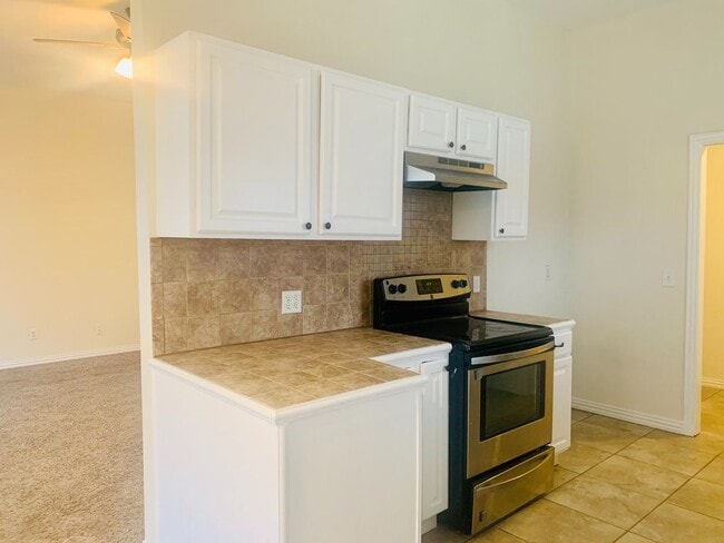 Photo - Beautiful 3 bed, 2 bath home in Noble!--12...