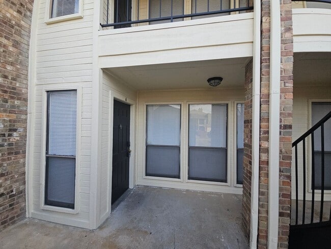 Building Photo - Nice 4 plex unit in NRH