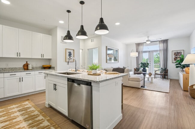 2BD, 2BA - 1164SF - Kitchen