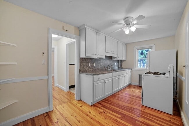 Photo - 431 Adams St Unit 3