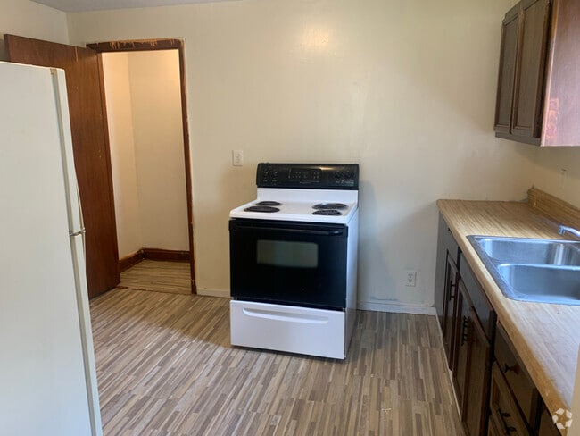 Building Photo - 702 10th St Rental